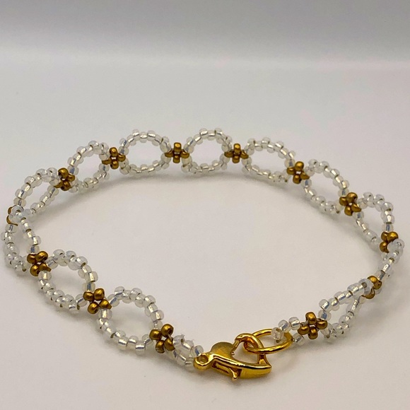 White Elegant Bracelet New Size 7.5 inches - Picture 5 of 5